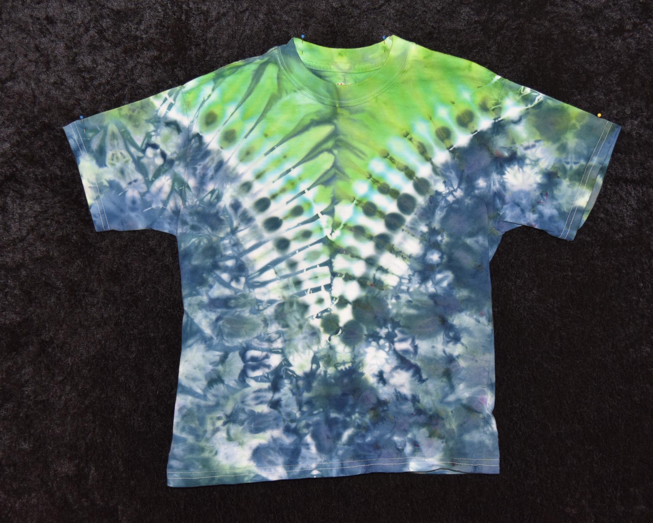 Youth (Size S) T-shirt - Green and Blue "V"