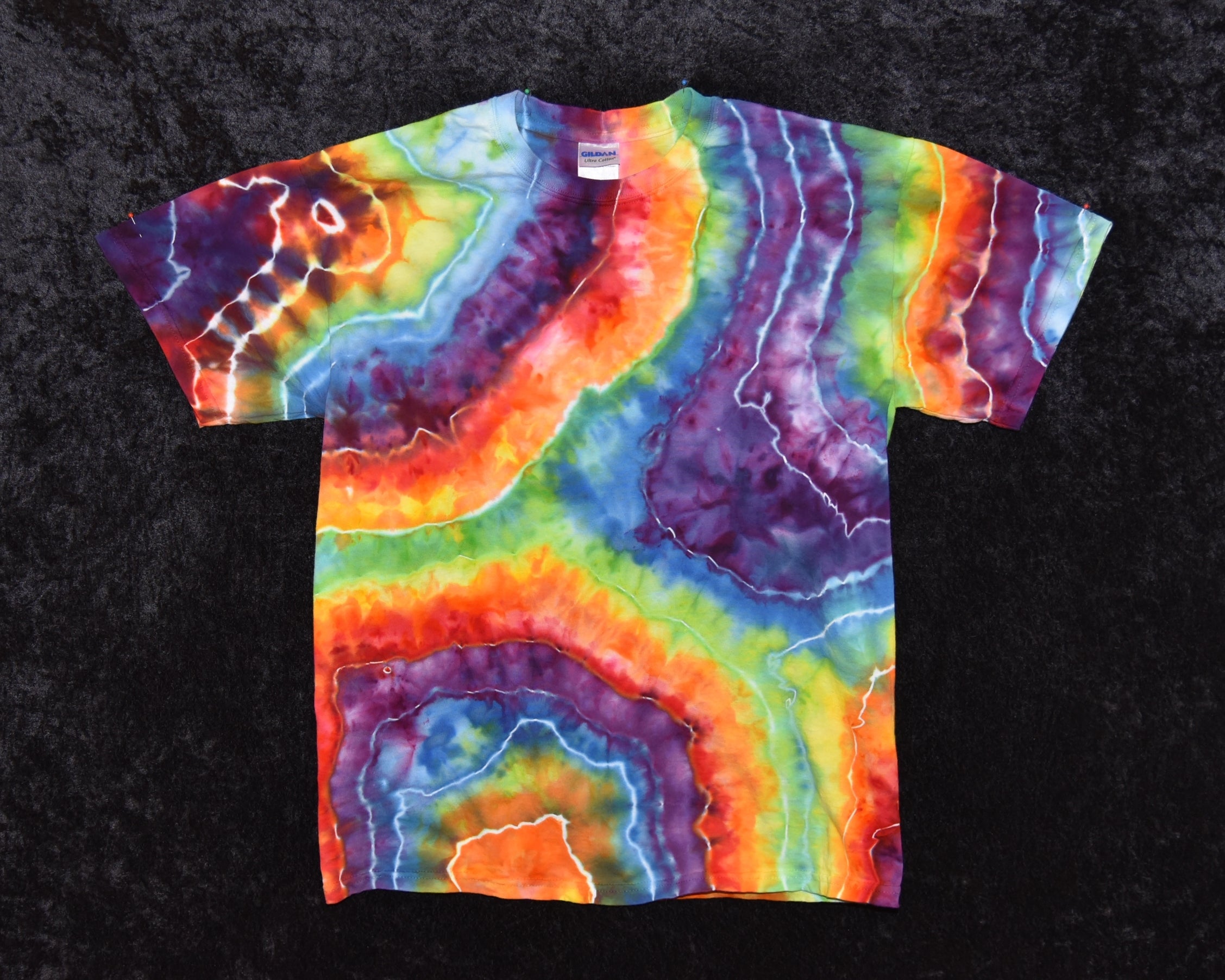M (Medium - Adult) - T-Shirt - Rainbow Geode