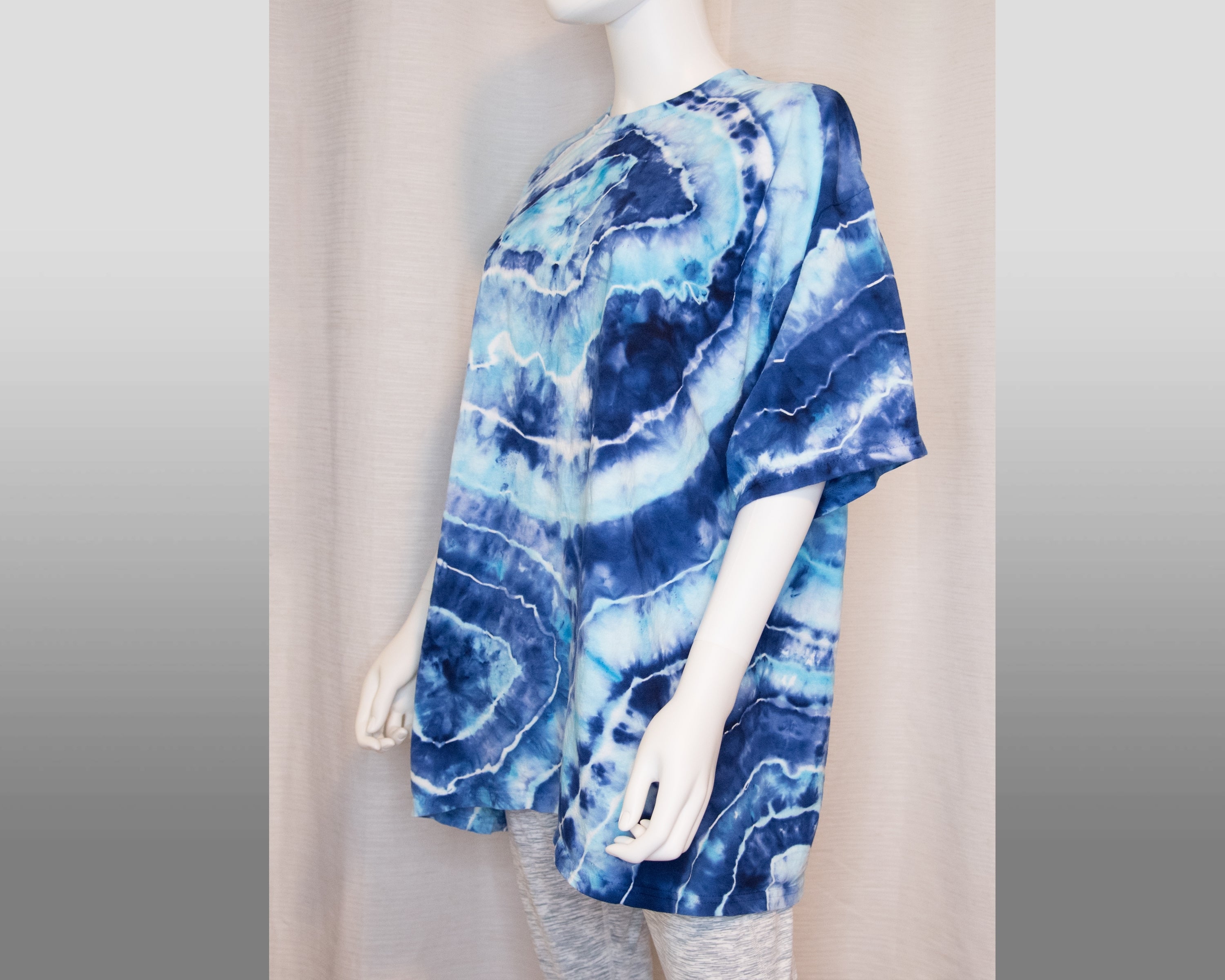 2XL (adult) - T-Shirt - Blue Geode Pattern