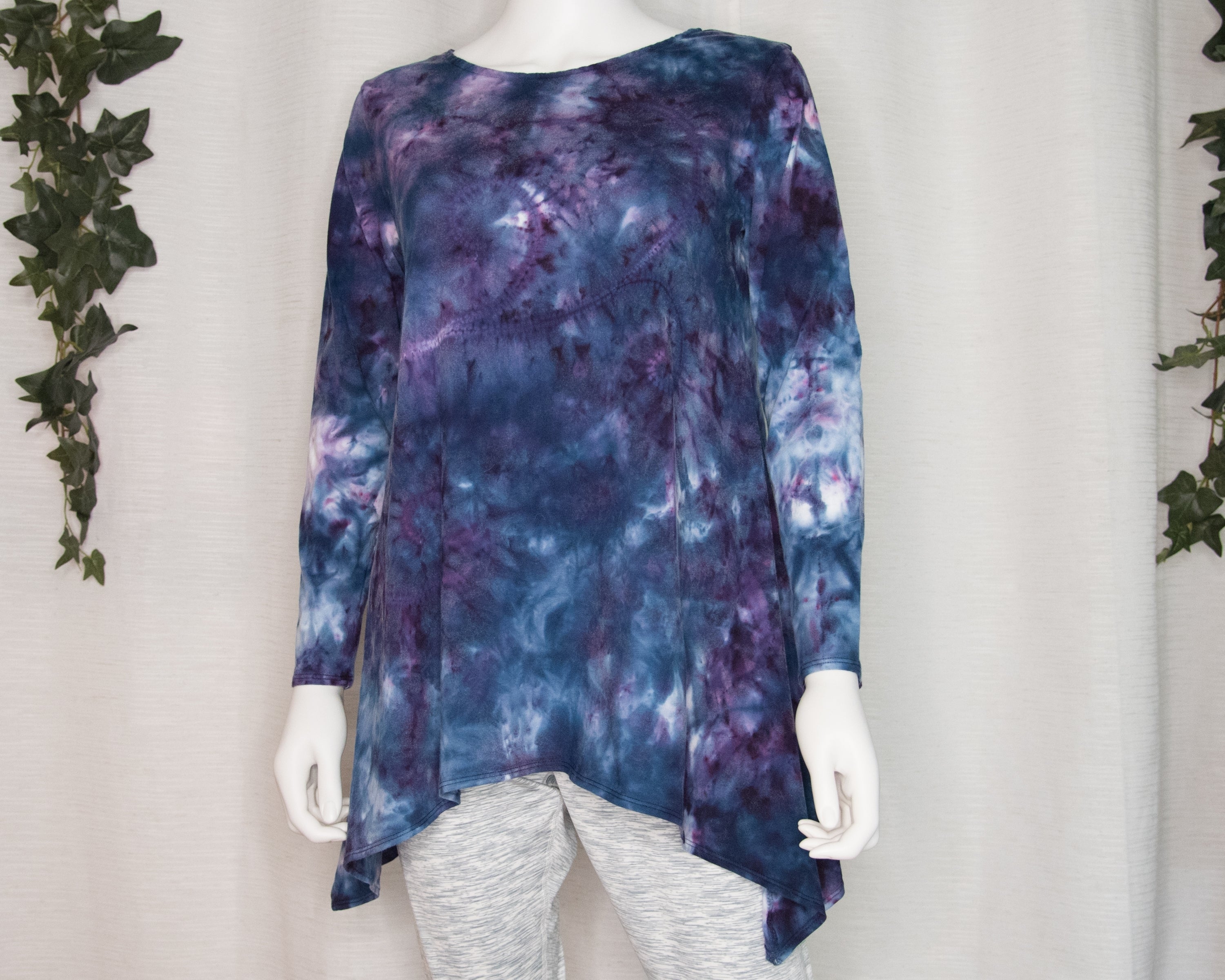 M - Asymmetric Women's Shirt - Purple Scrolls