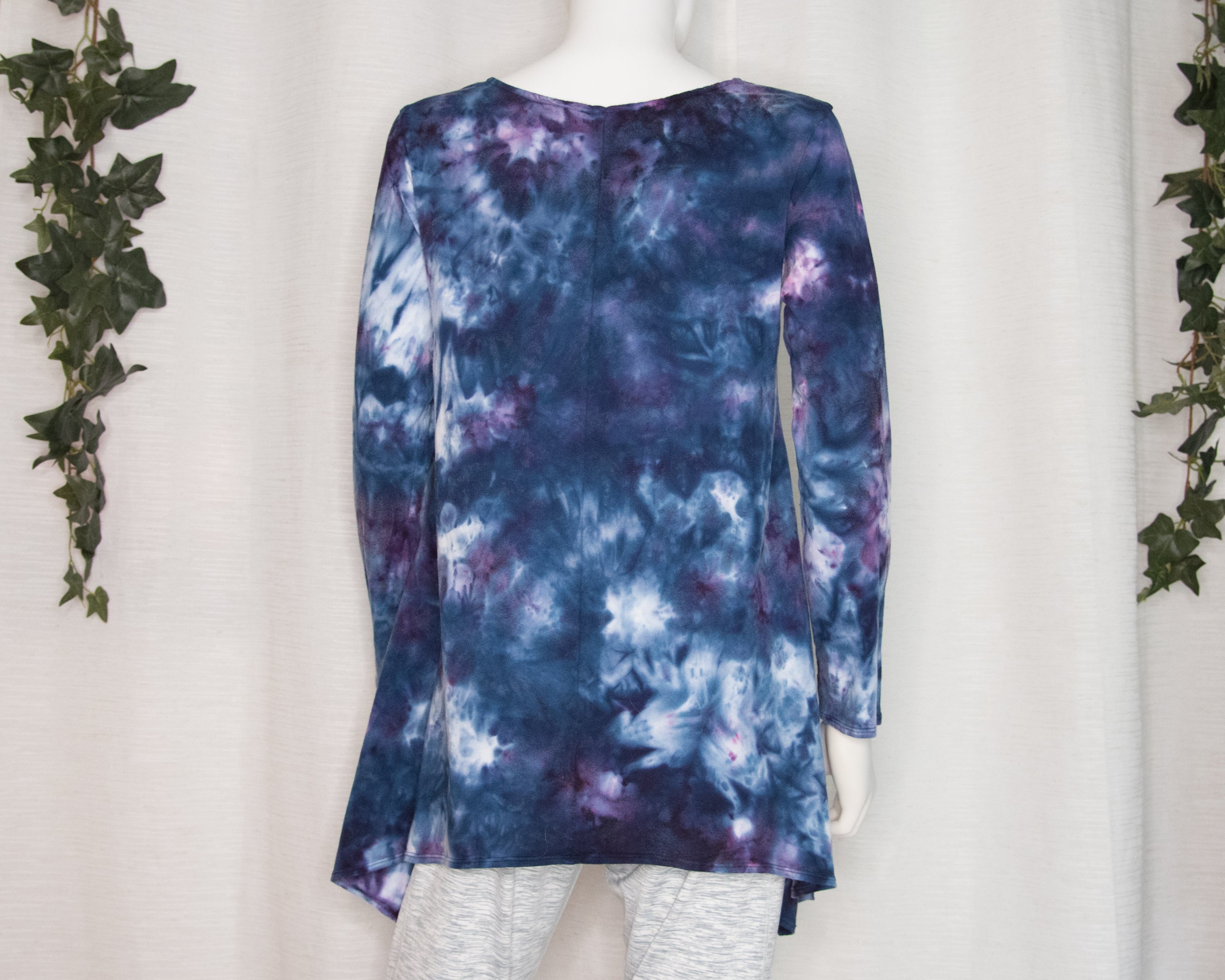 M - Asymmetric Women's Shirt - Purple Scrolls