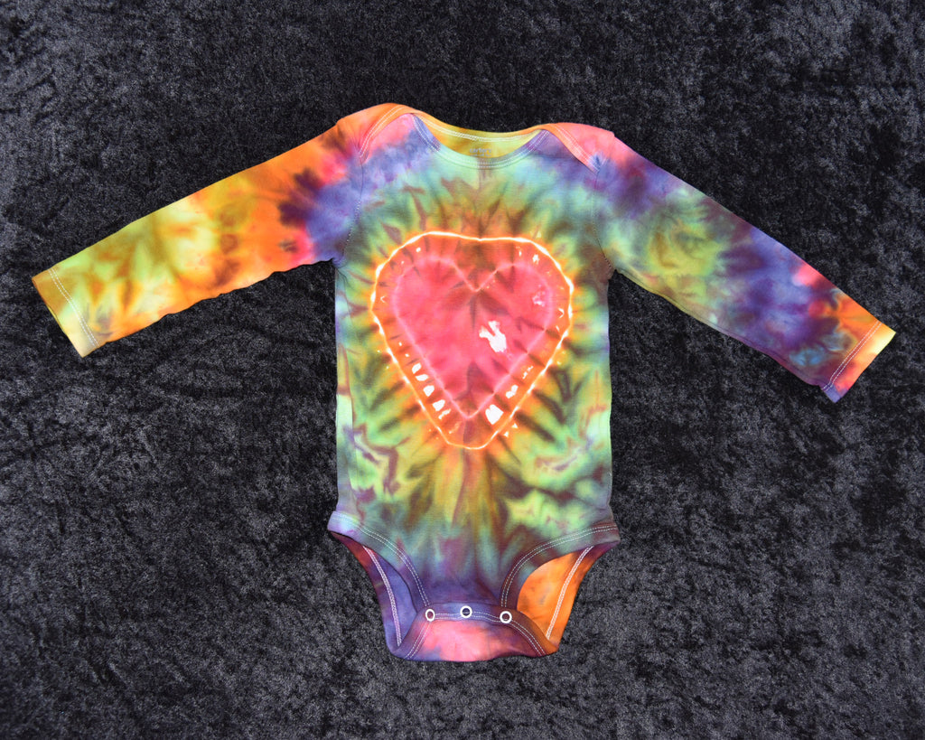 24 mo. bodysuit - rainbow heart