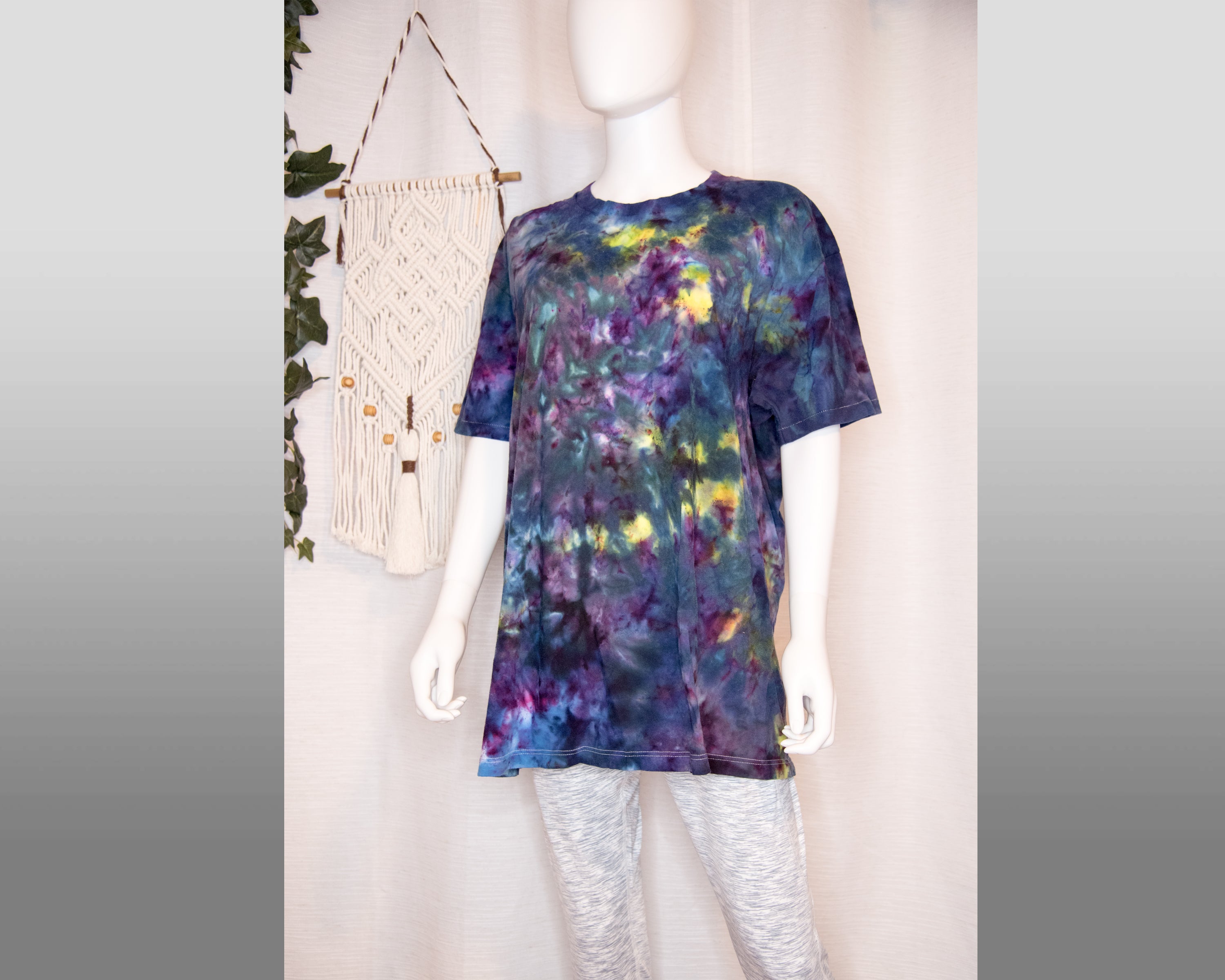 XL (adult) - T-Shirt - Abstract Galaxy design