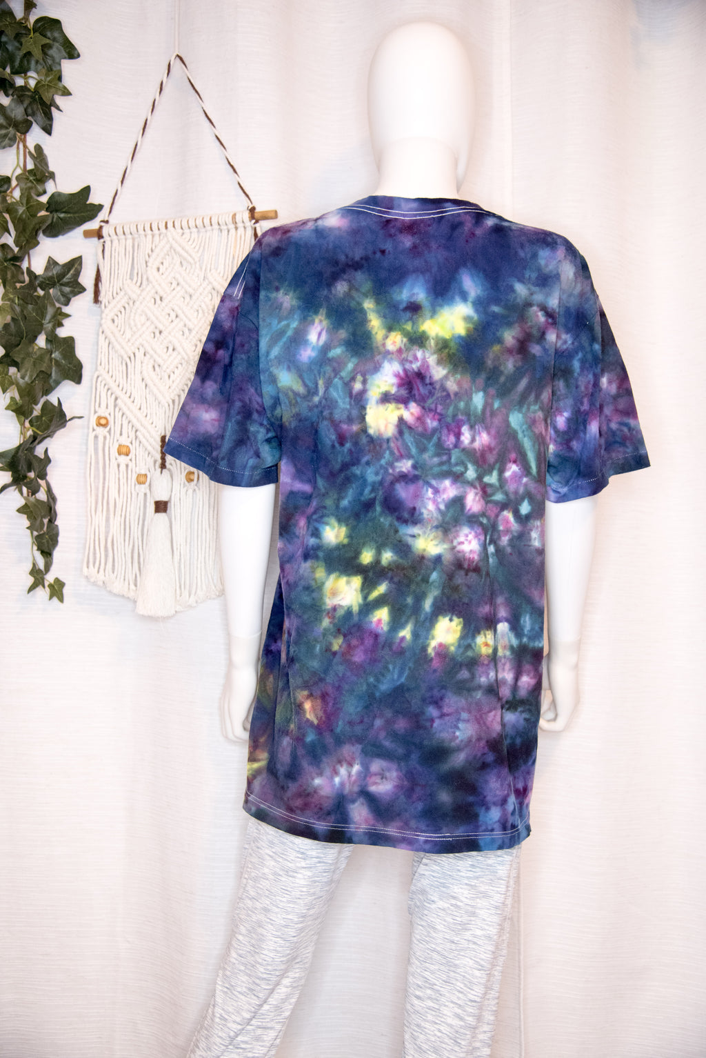 XL (adult) - T-Shirt - Abstract Galaxy design