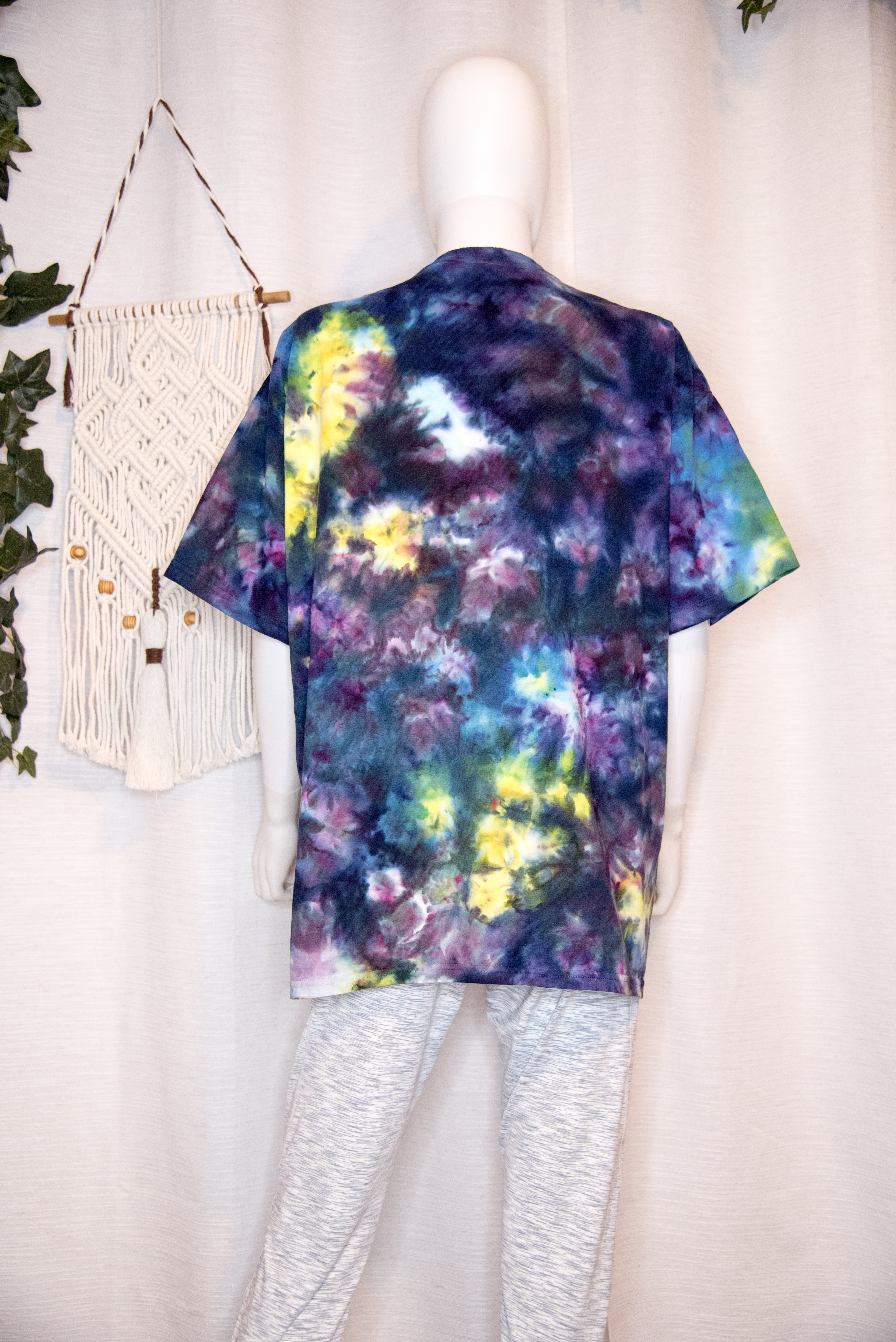 XL (adult) - T-Shirt - Abstract Galaxy design
