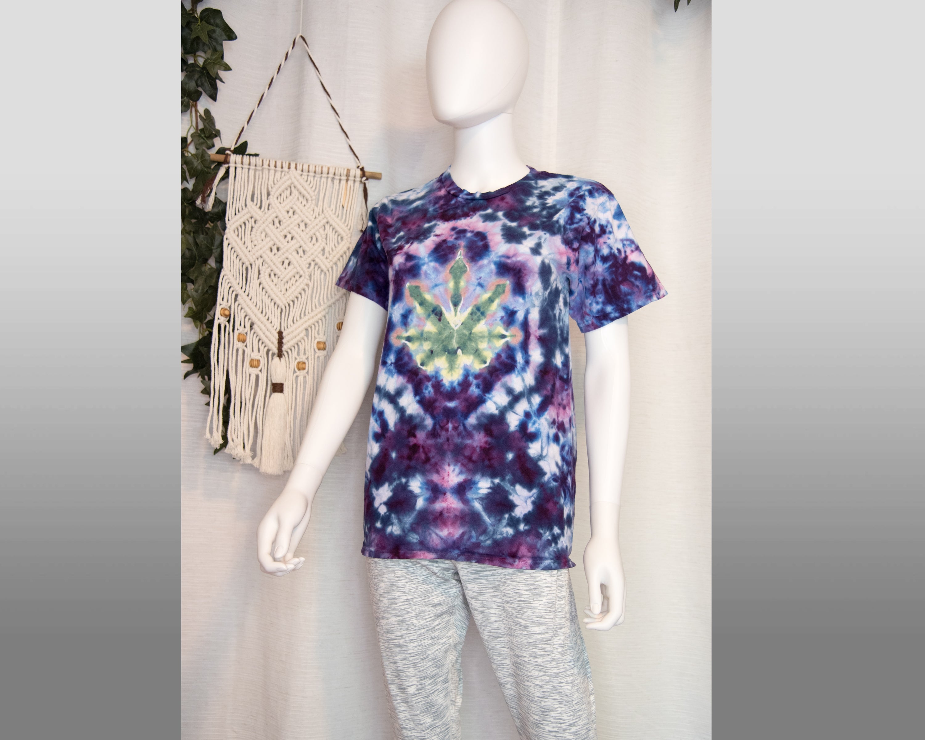 Small (adult) - T-Shirt - Leaf Pattern