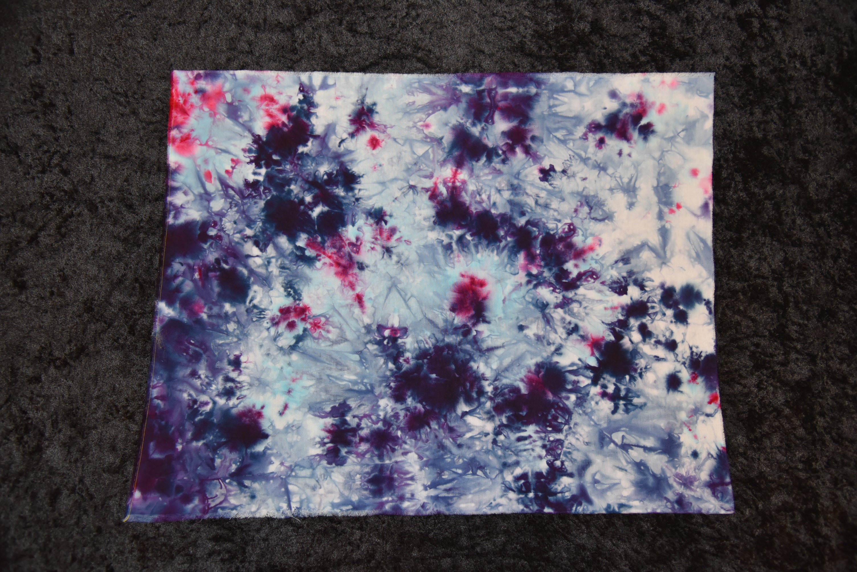 Quilter's Cotton Fabric - Fat Quarter (approx.)