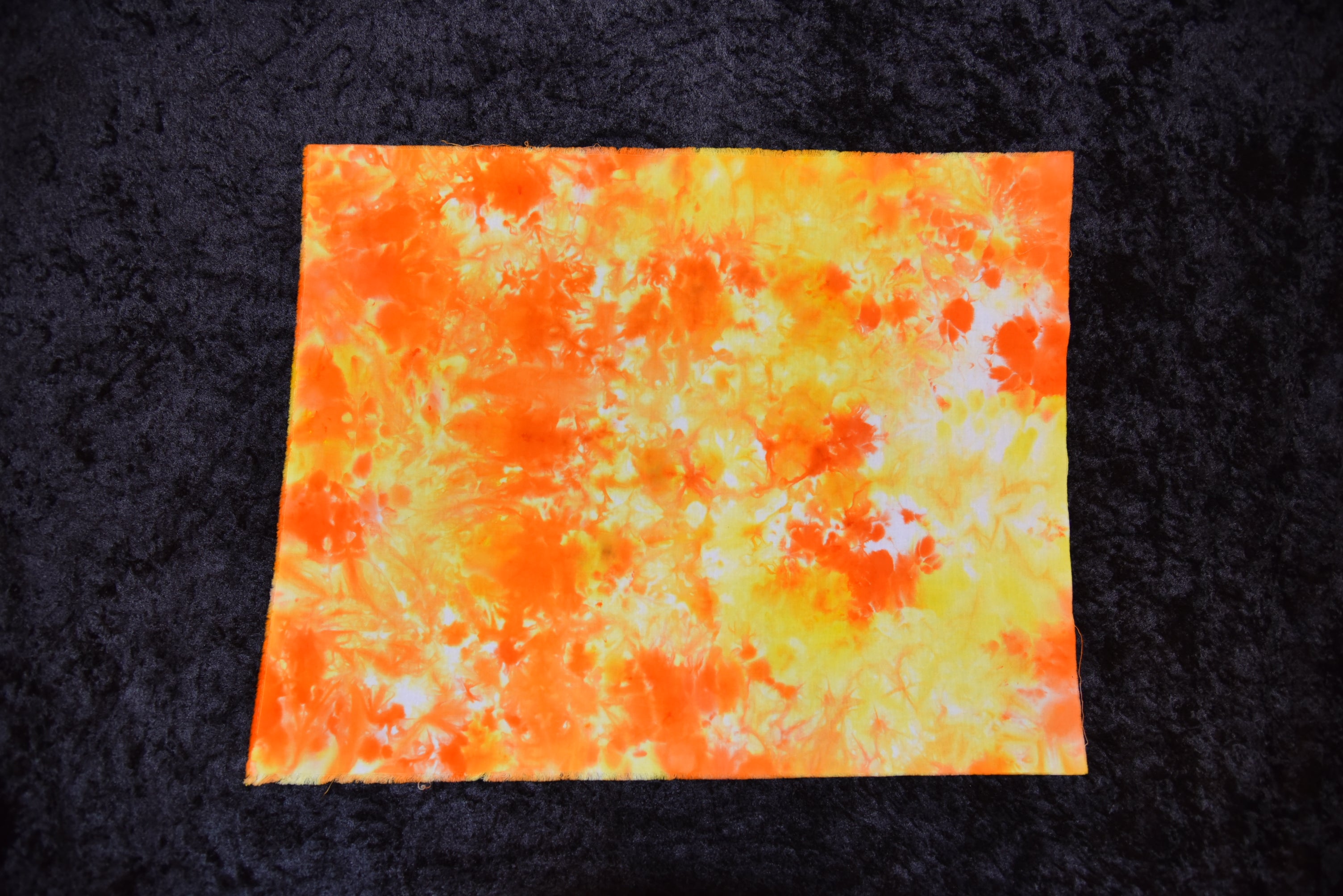 Quilter's Cotton Fabric - Fat Quarter (approx.)