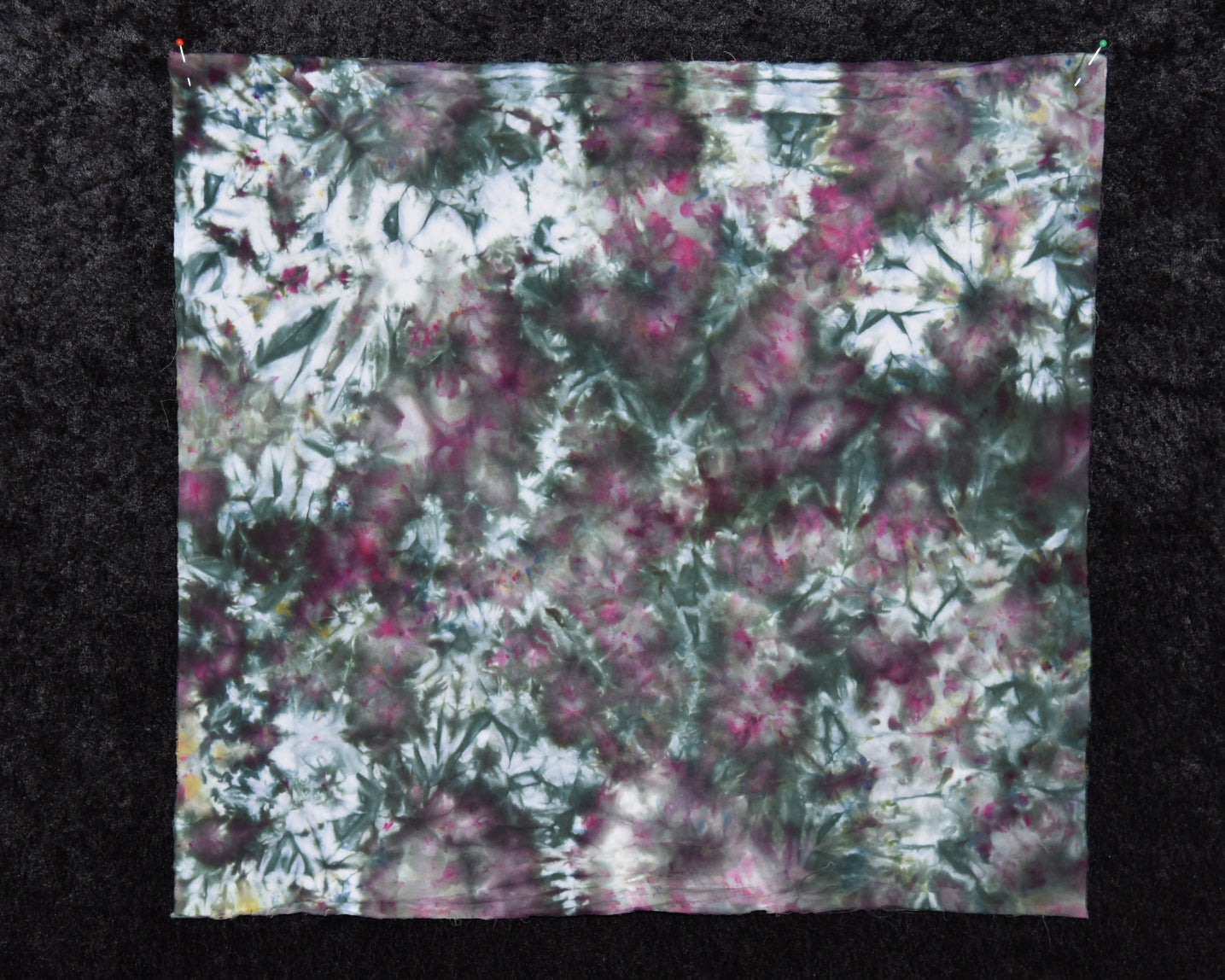 Quilter's Cotton Fabric - 17" x 18.5"