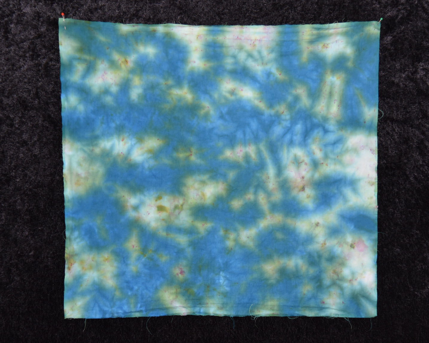Quilter's Cotton Fabric - 17" x 18.5"