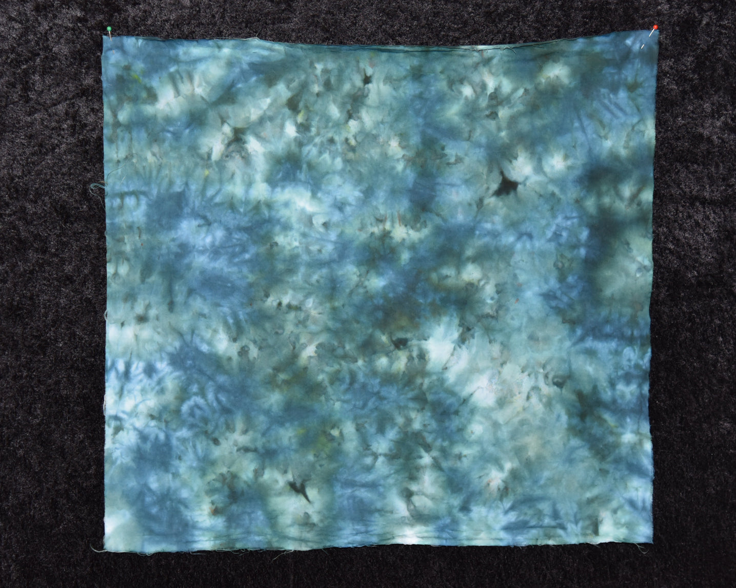 Quilter's Cotton Fabric - 17" x 18.5"