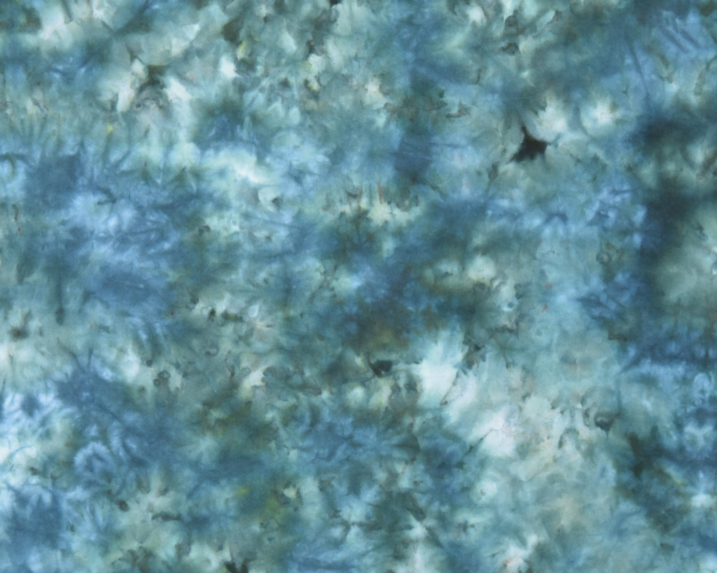 Quilter's Cotton Fabric - 17" x 18.5"