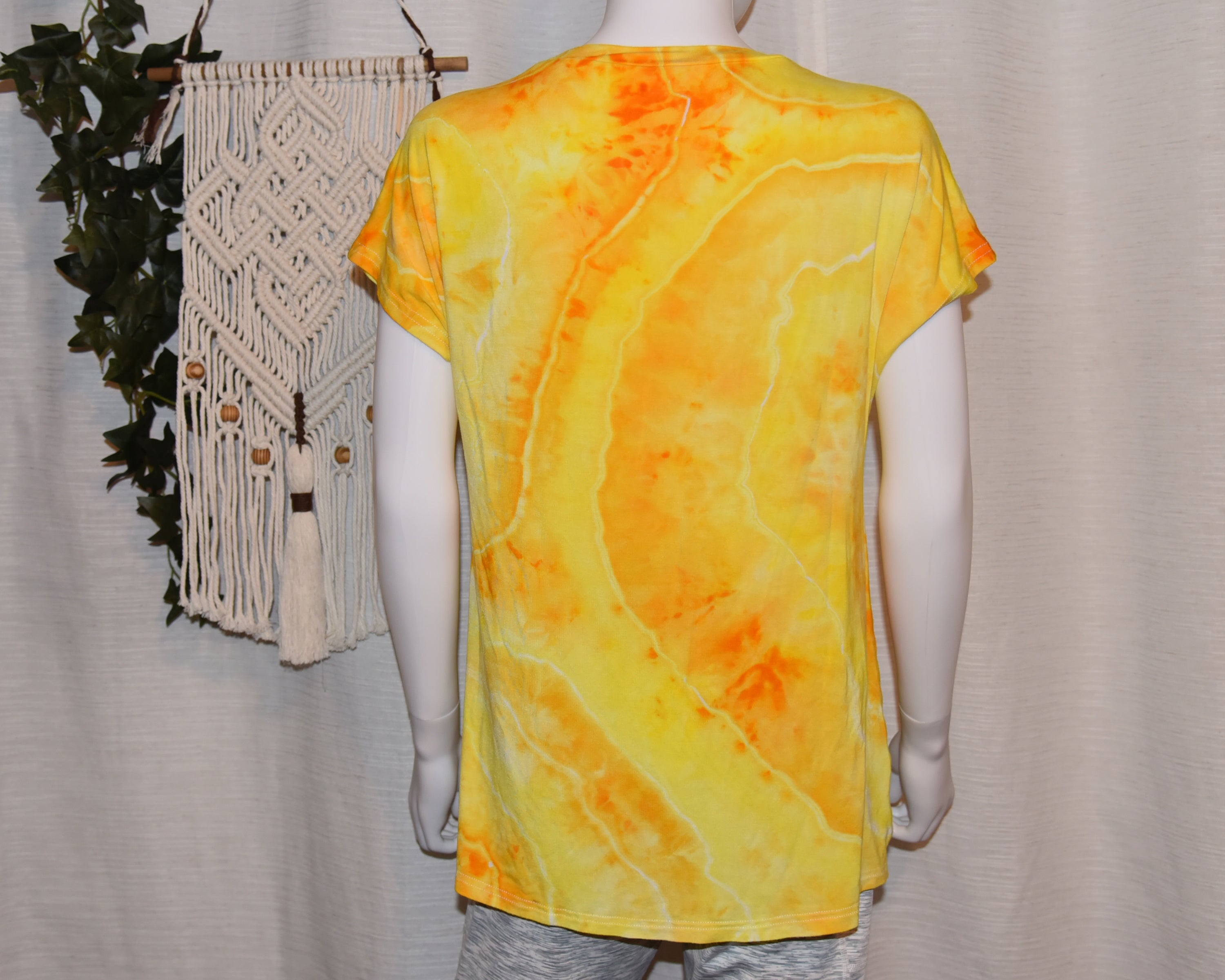 Women's Twist-Front top - Large