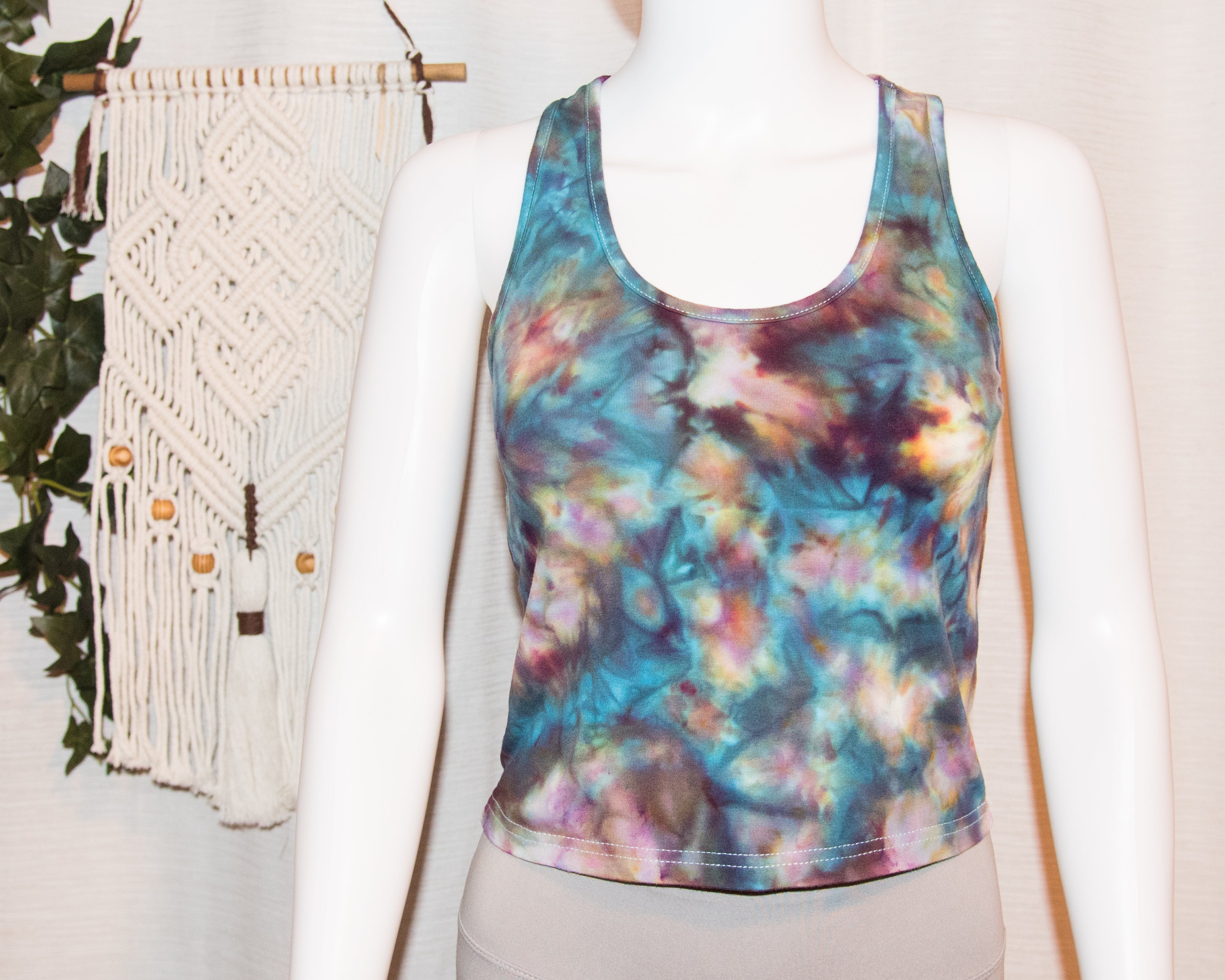 Women's Cropped Tank Top - Large - Multi color