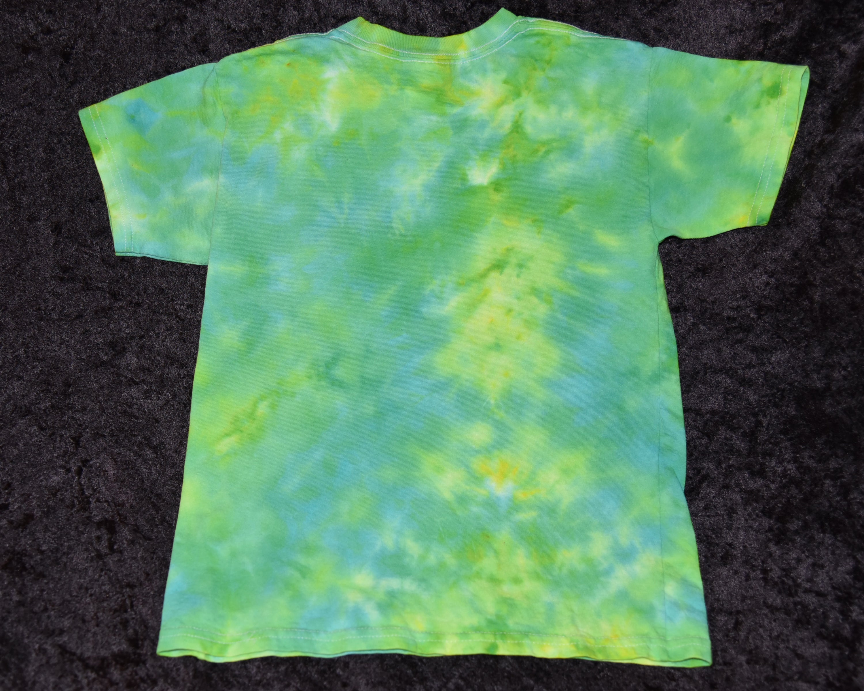 Youth (Size S) T-shirt - Green with Heart