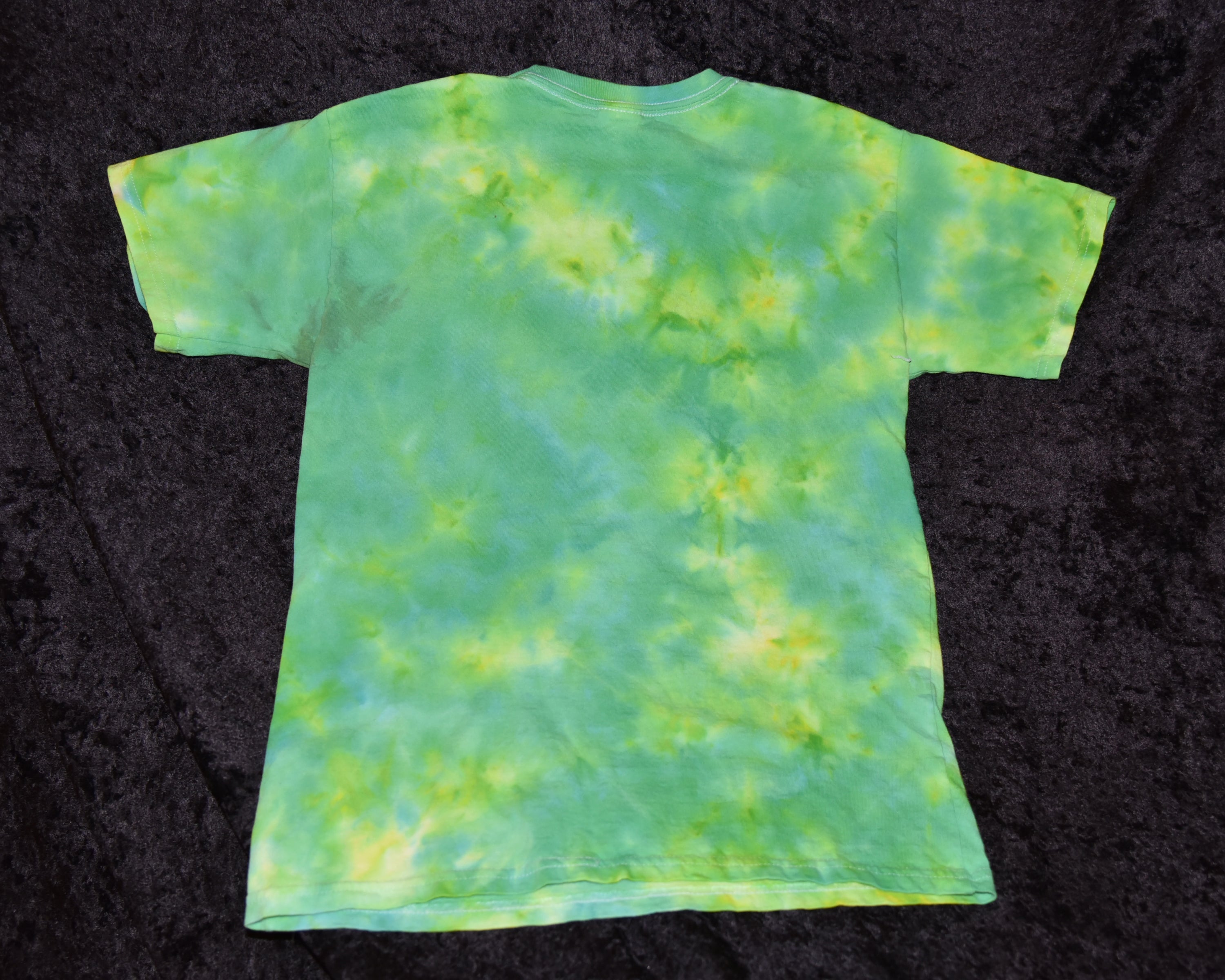 Youth (Size L) T-shirt - Green with Heart