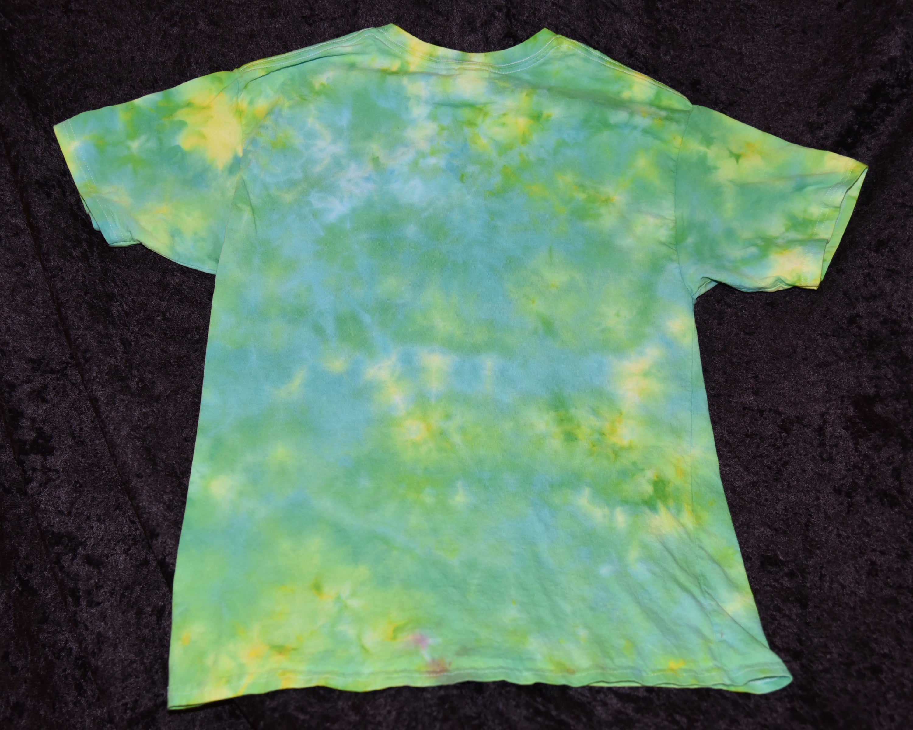 Youth (Size XL) T-shirt - Green with Heart