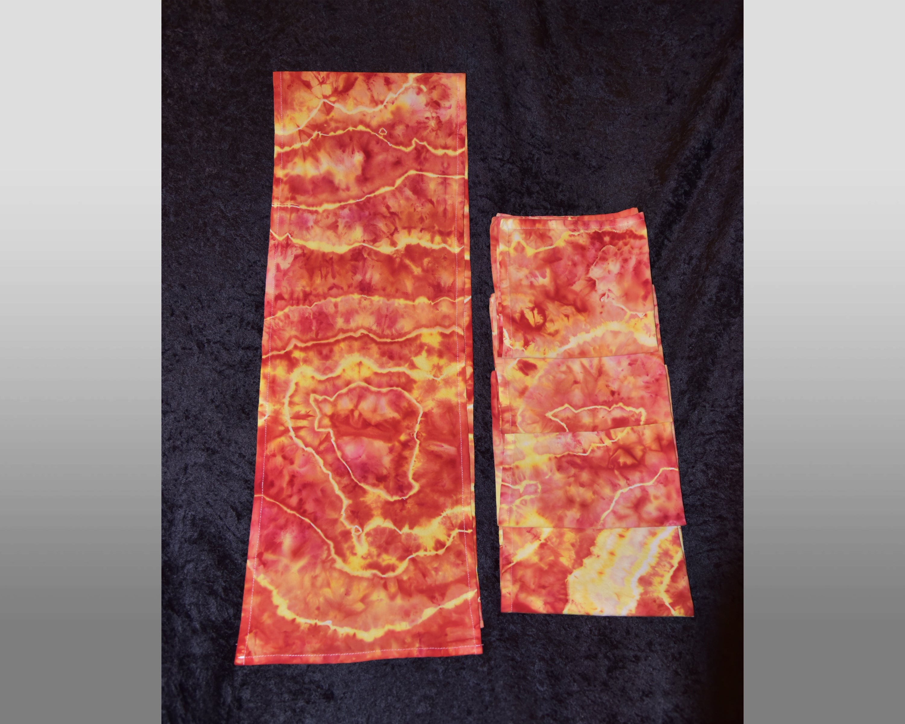 Table Runner & Napkins