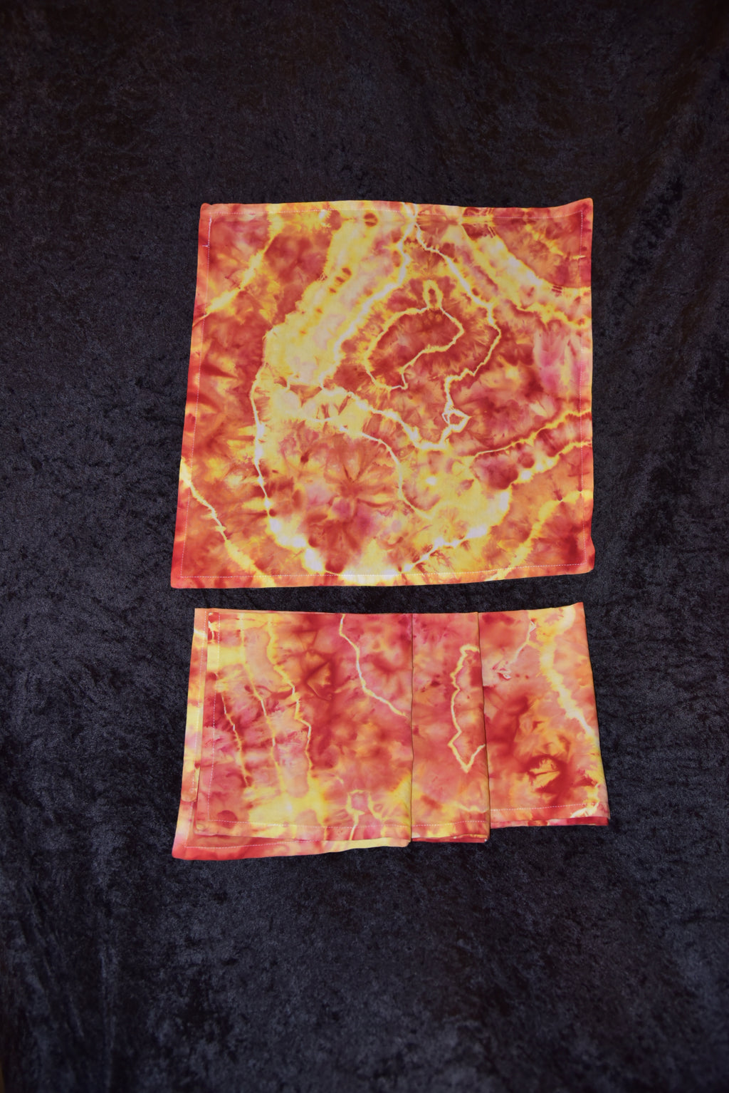 Table Runner & Napkins
