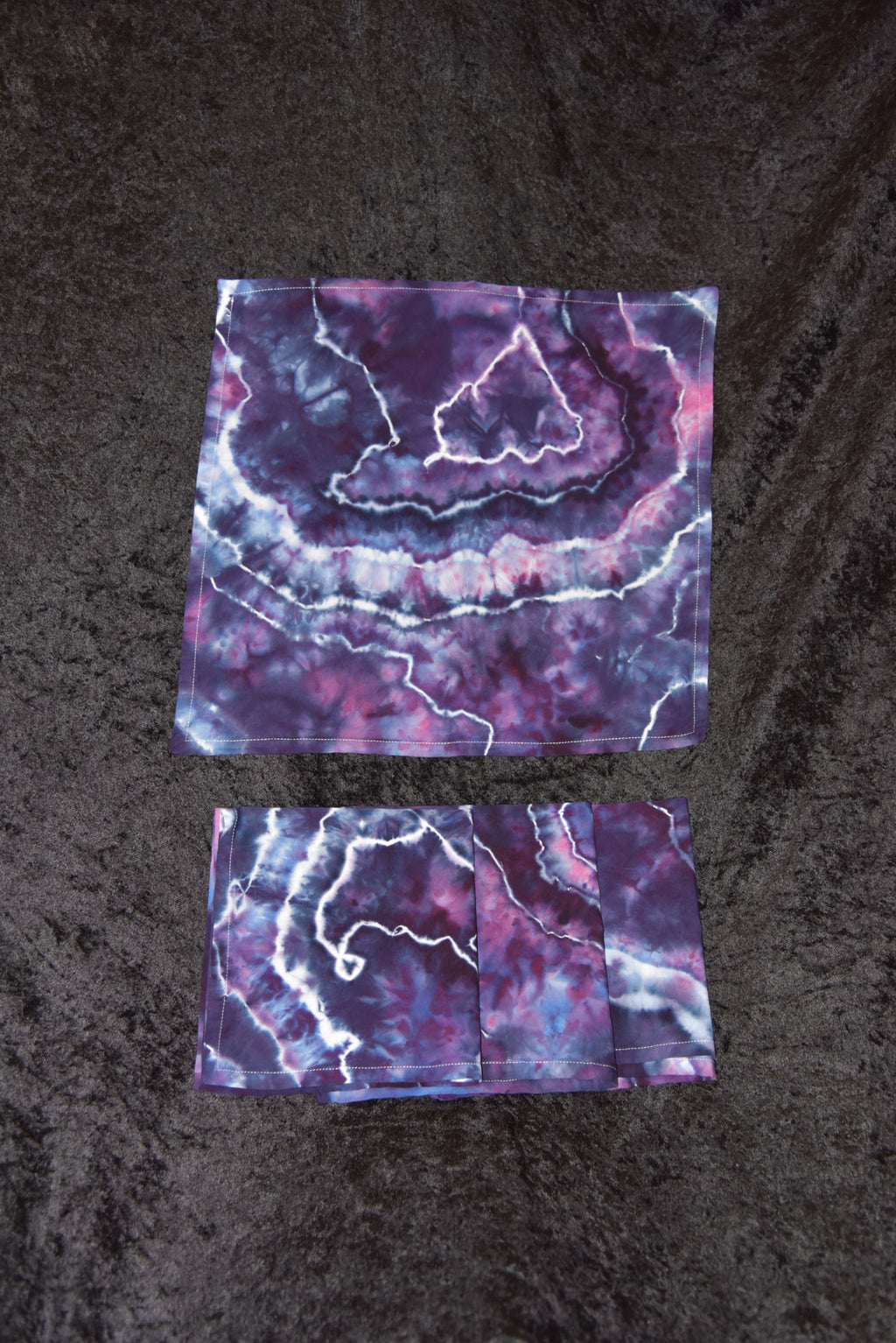 Table Runner & Napkins