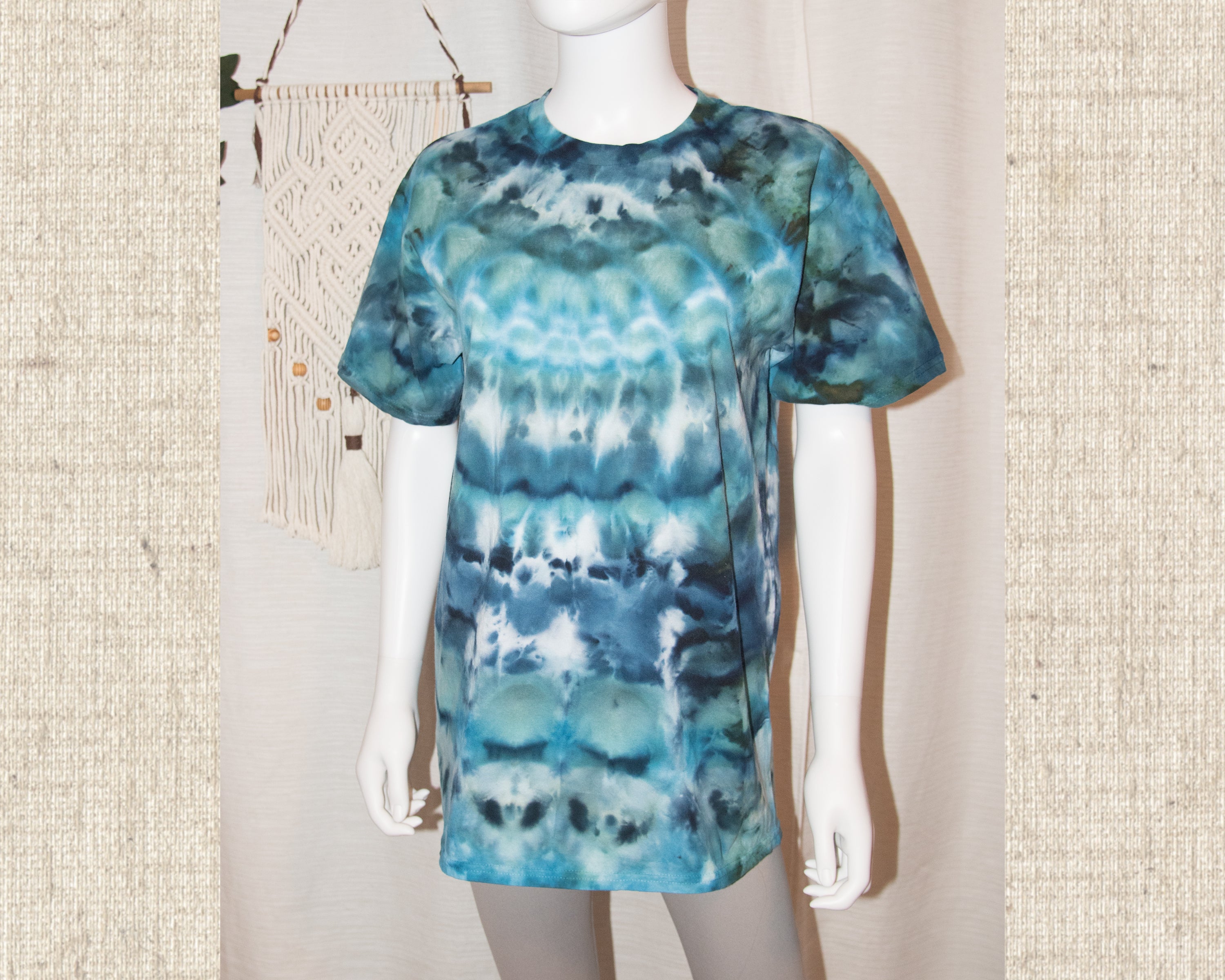 Medium (adult) - T-Shirt
