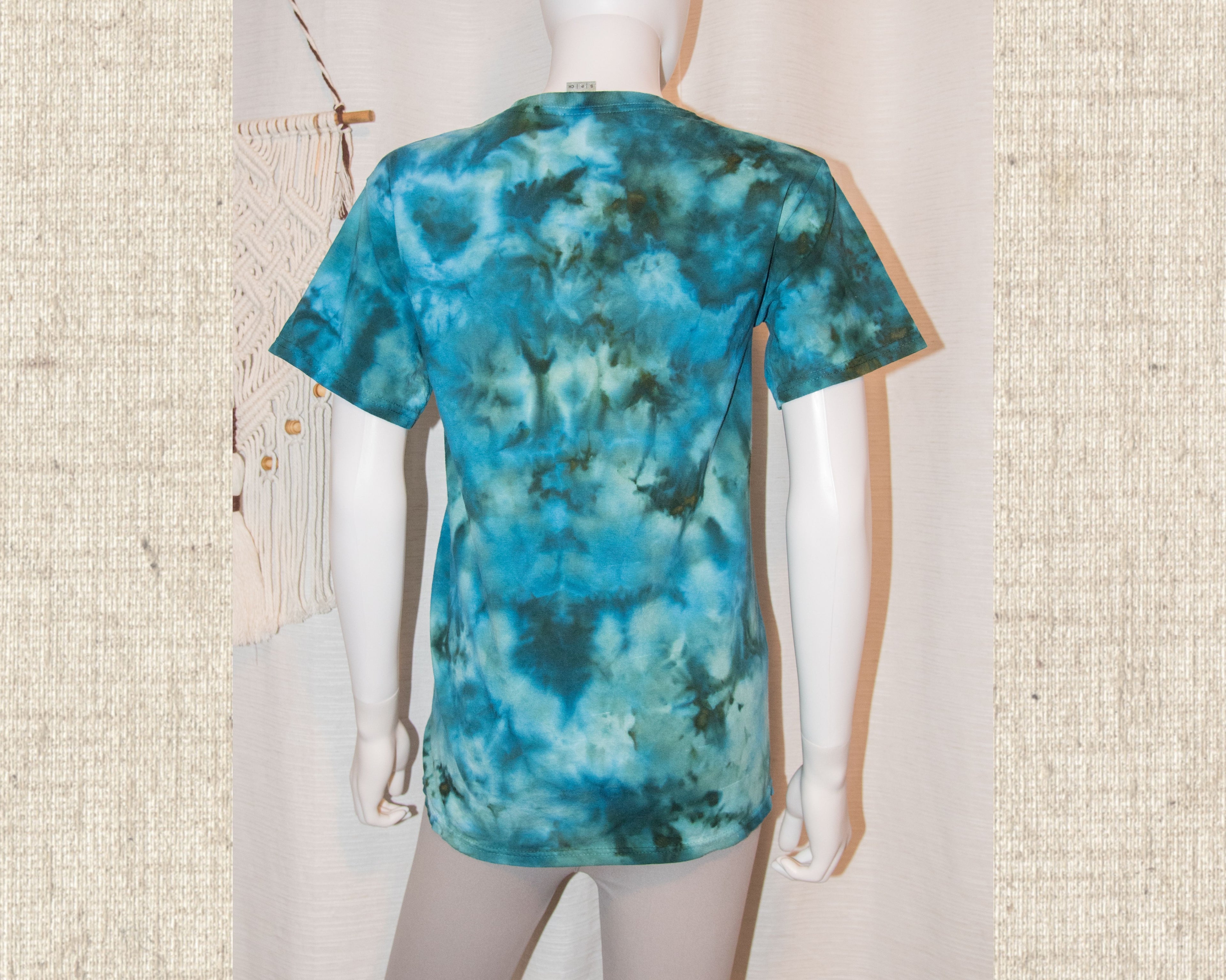 Small (adult) - T-Shirt - Blue Green Mandala