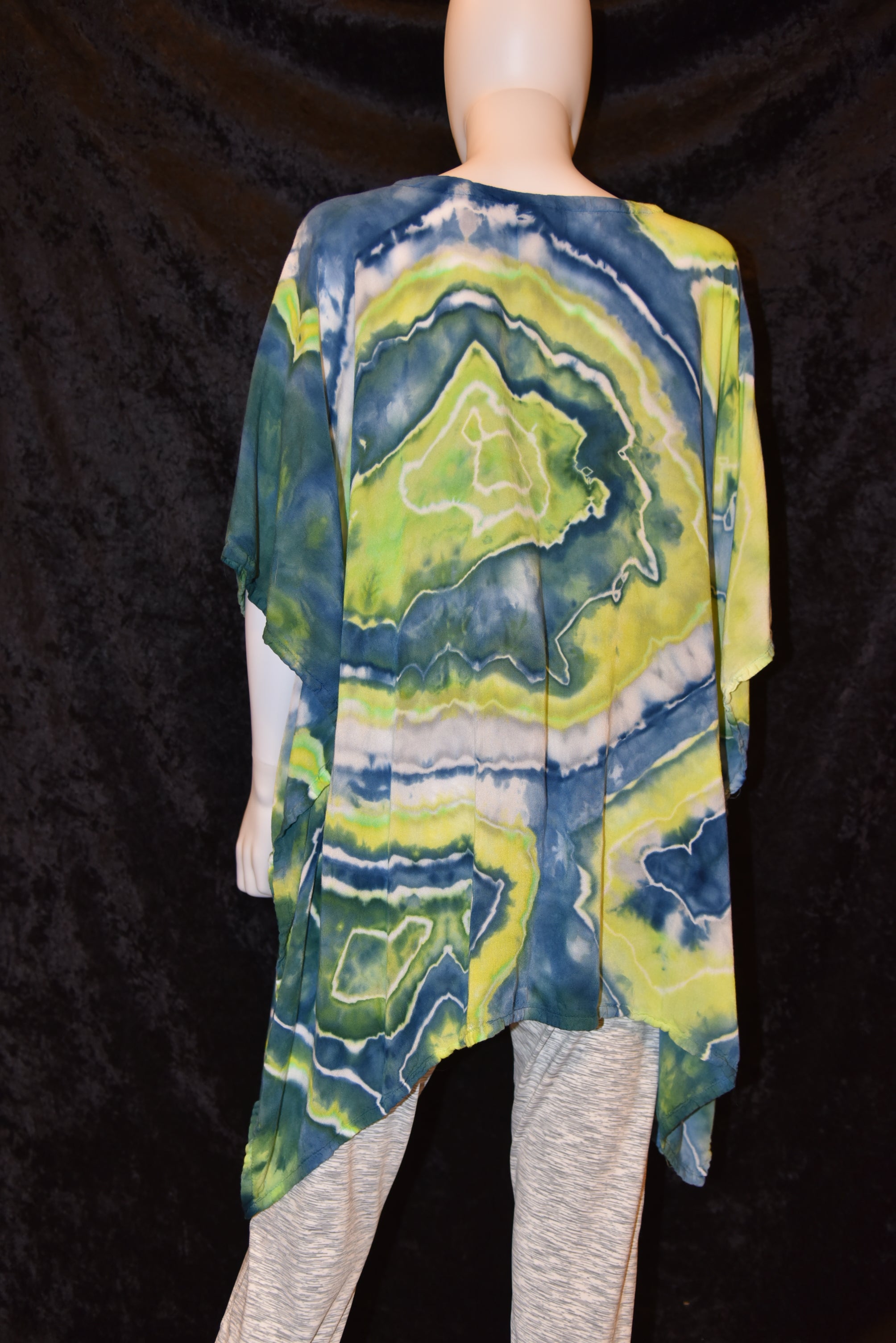Poncho - One Size - Geode Pattern