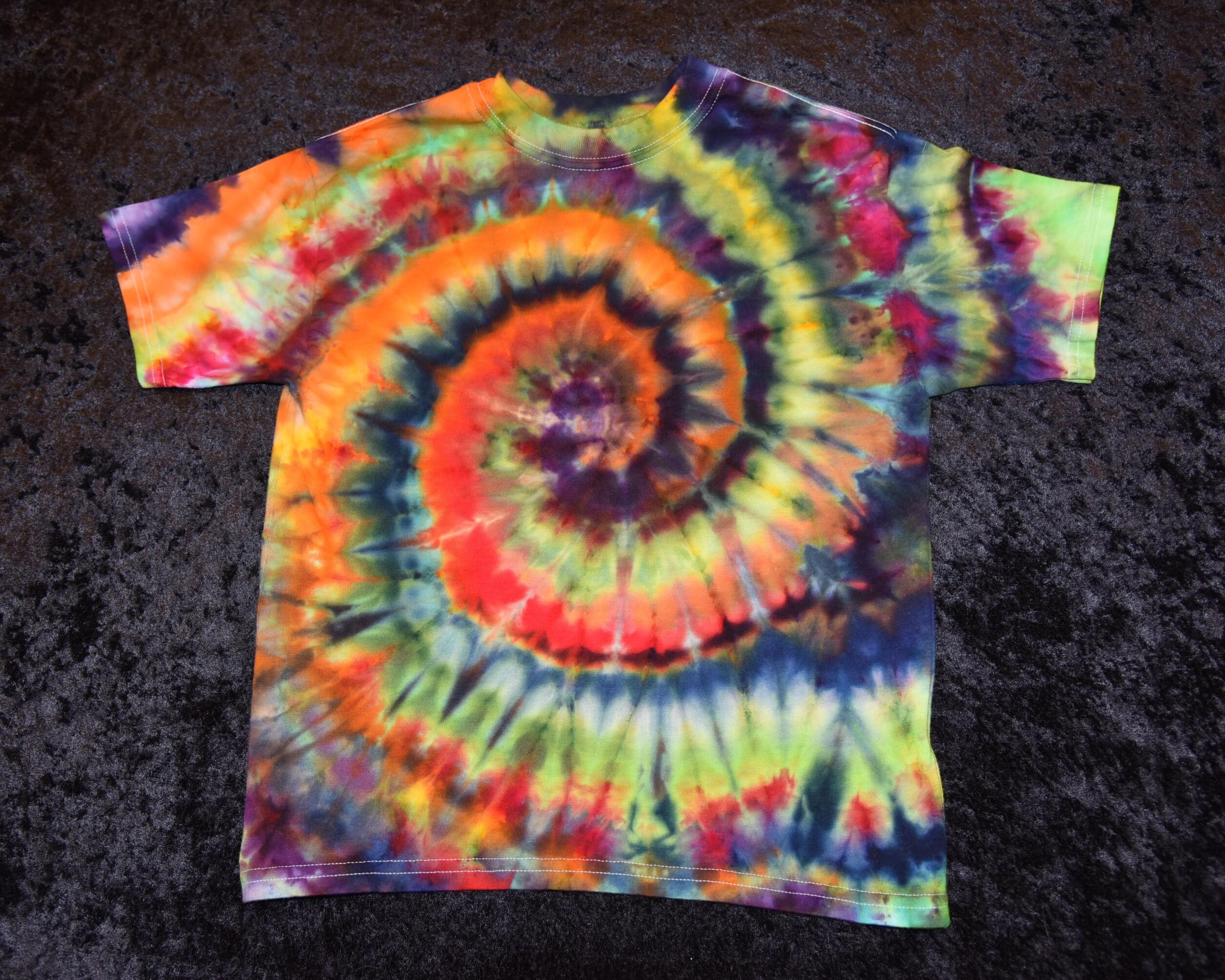 Youth (Size S) T-shirt - Spiral Pattern
